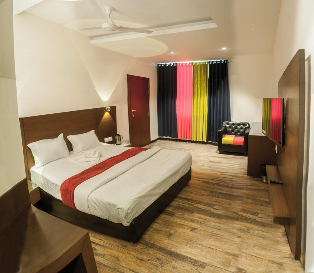 Hotel Atharva اوجاين المظهر الخارجي الصورة