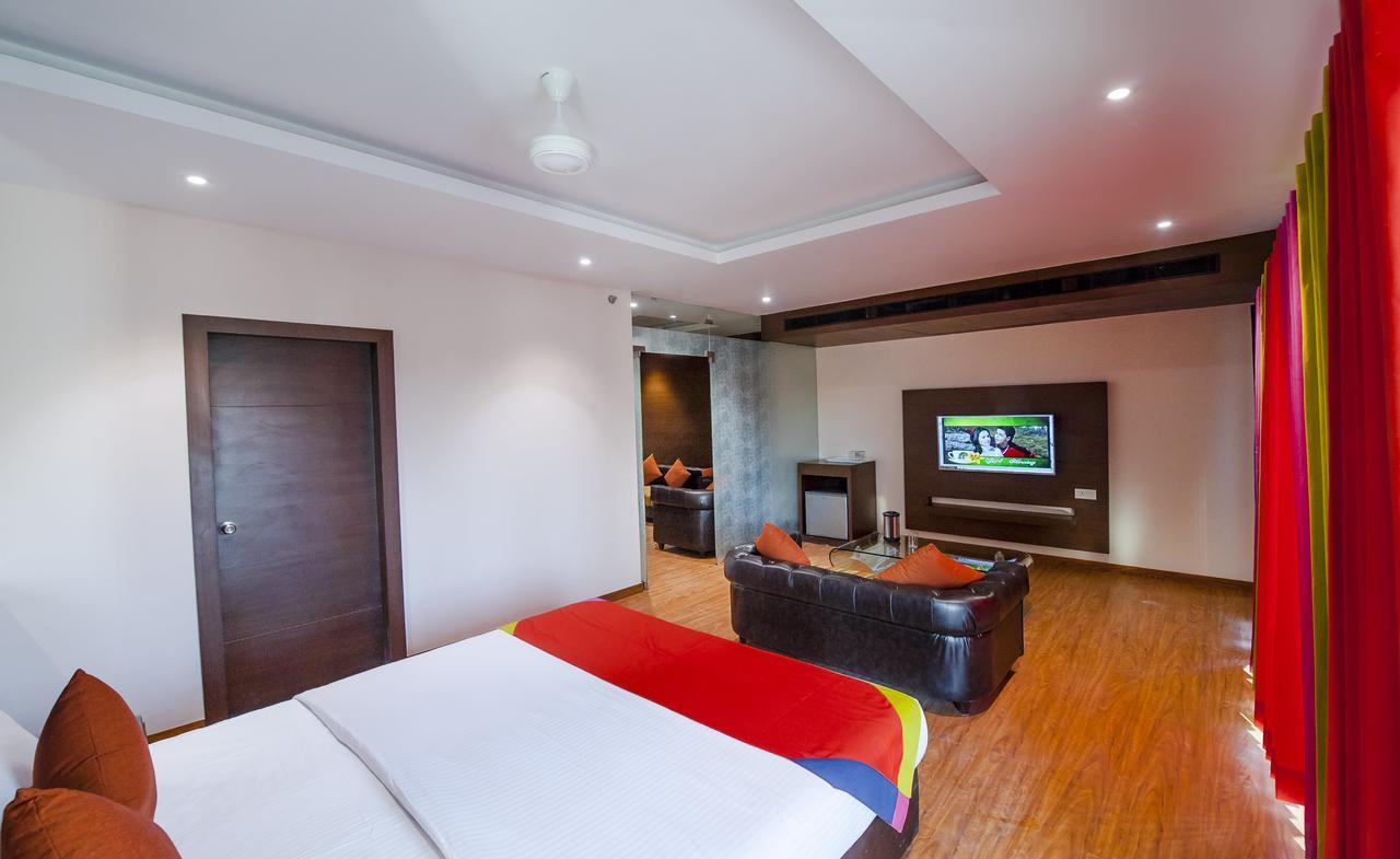 Hotel Atharva اوجاين المظهر الخارجي الصورة