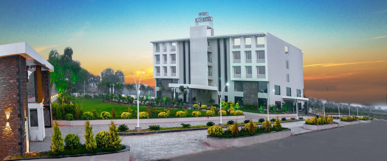 Hotel Atharva اوجاين المظهر الخارجي الصورة