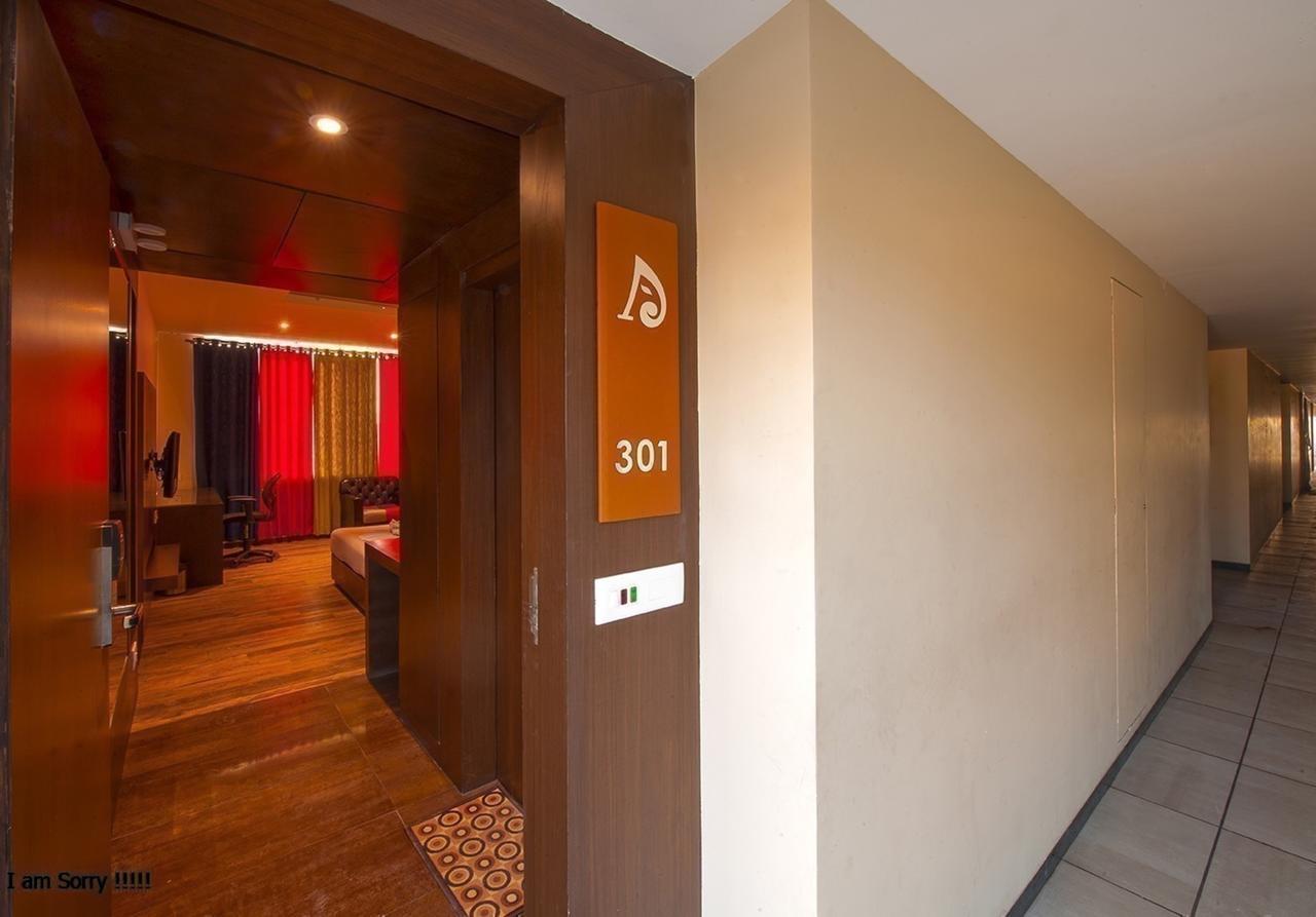 Hotel Atharva اوجاين المظهر الخارجي الصورة