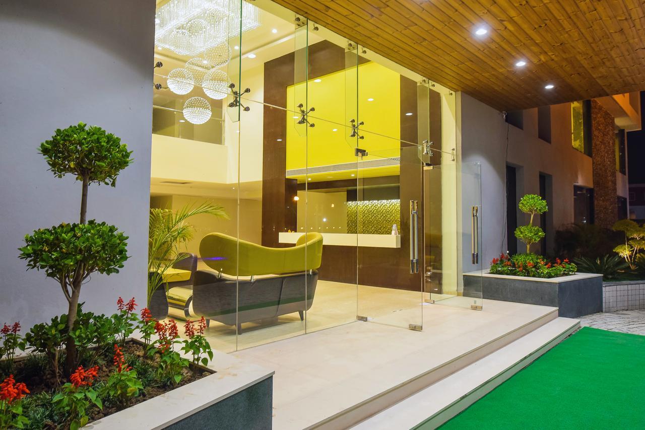 Hotel Atharva اوجاين المظهر الخارجي الصورة